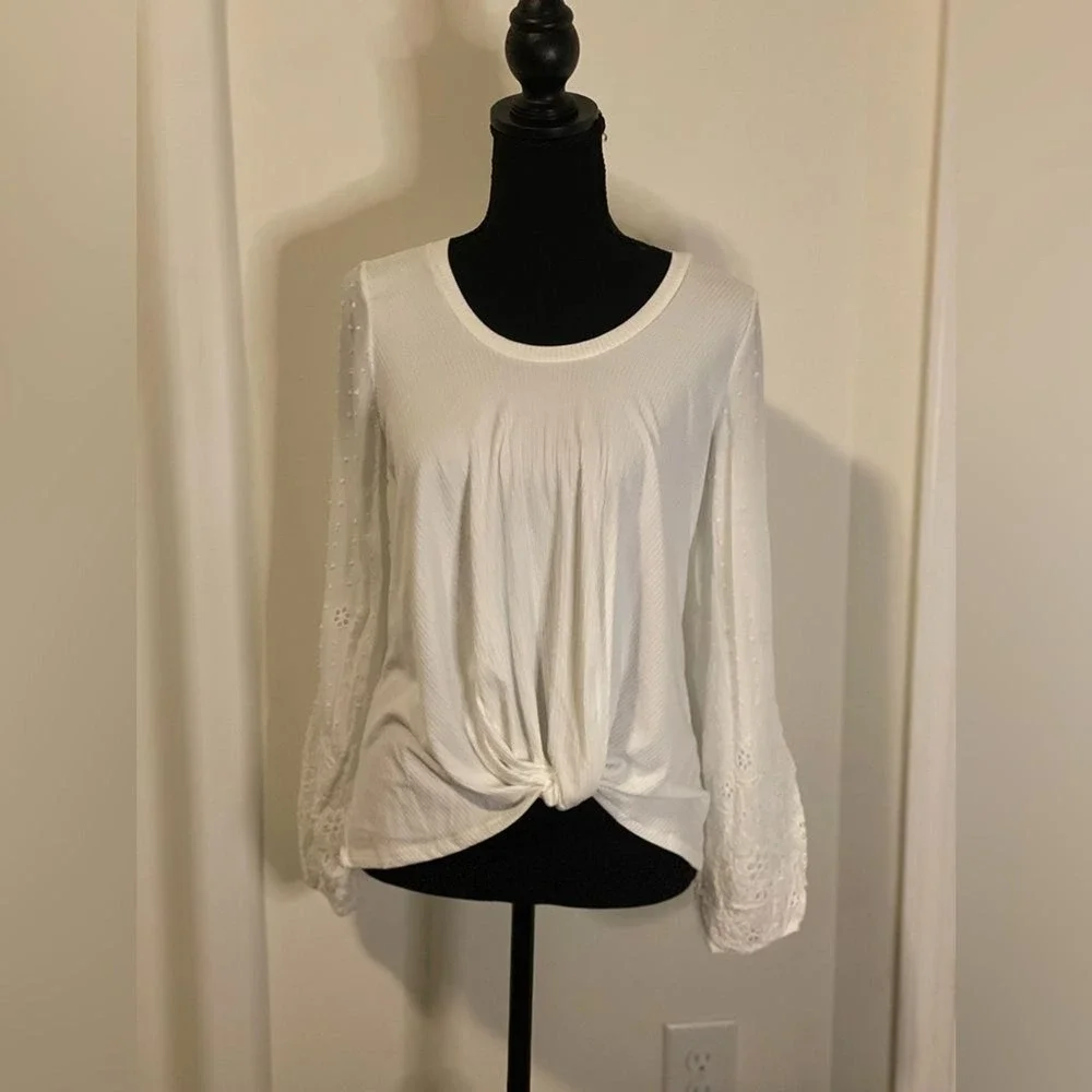 Francescas White Ribbed Twist Front Top Eyelet Lace Long‎ Sleeve Scoop Neck NEW